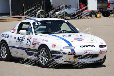 media/Apr-30-2022-CalClub SCCA (Sat) [[98b58ad398]]/Around the Pits/